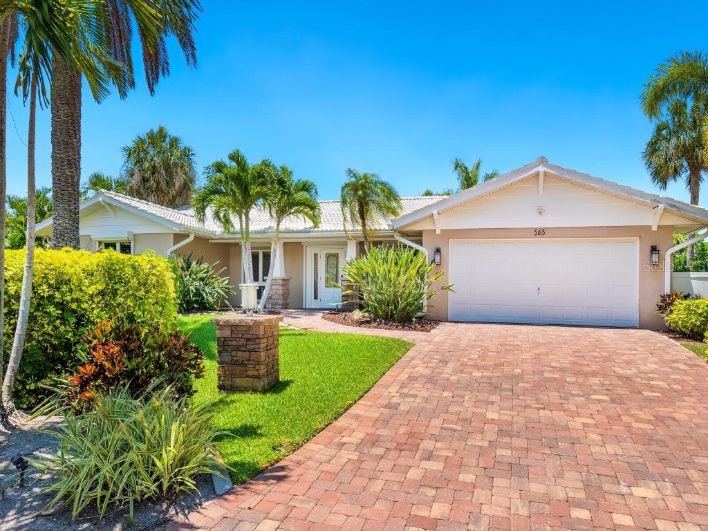 565 Commonwealth Place Sarasota FL 34242 - GRAND CANAL A4615737 image1