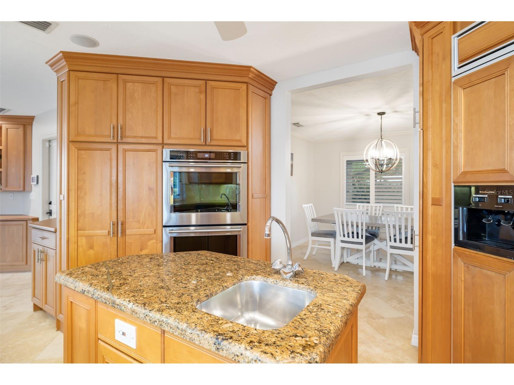 565 Commonwealth Place Sarasota FL 34242 A4698496 image17