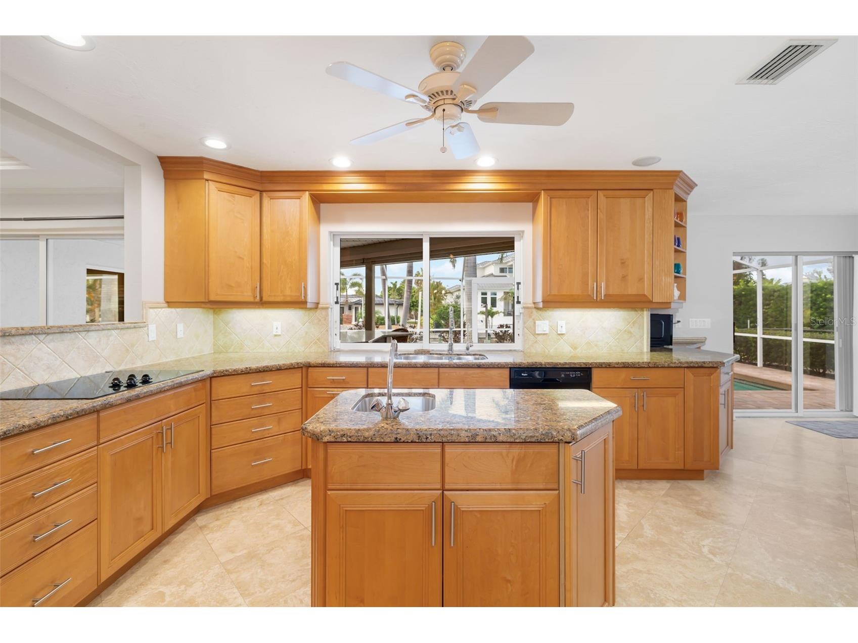 565 Commonwealth Place Sarasota FL 34242 A4698496 image20