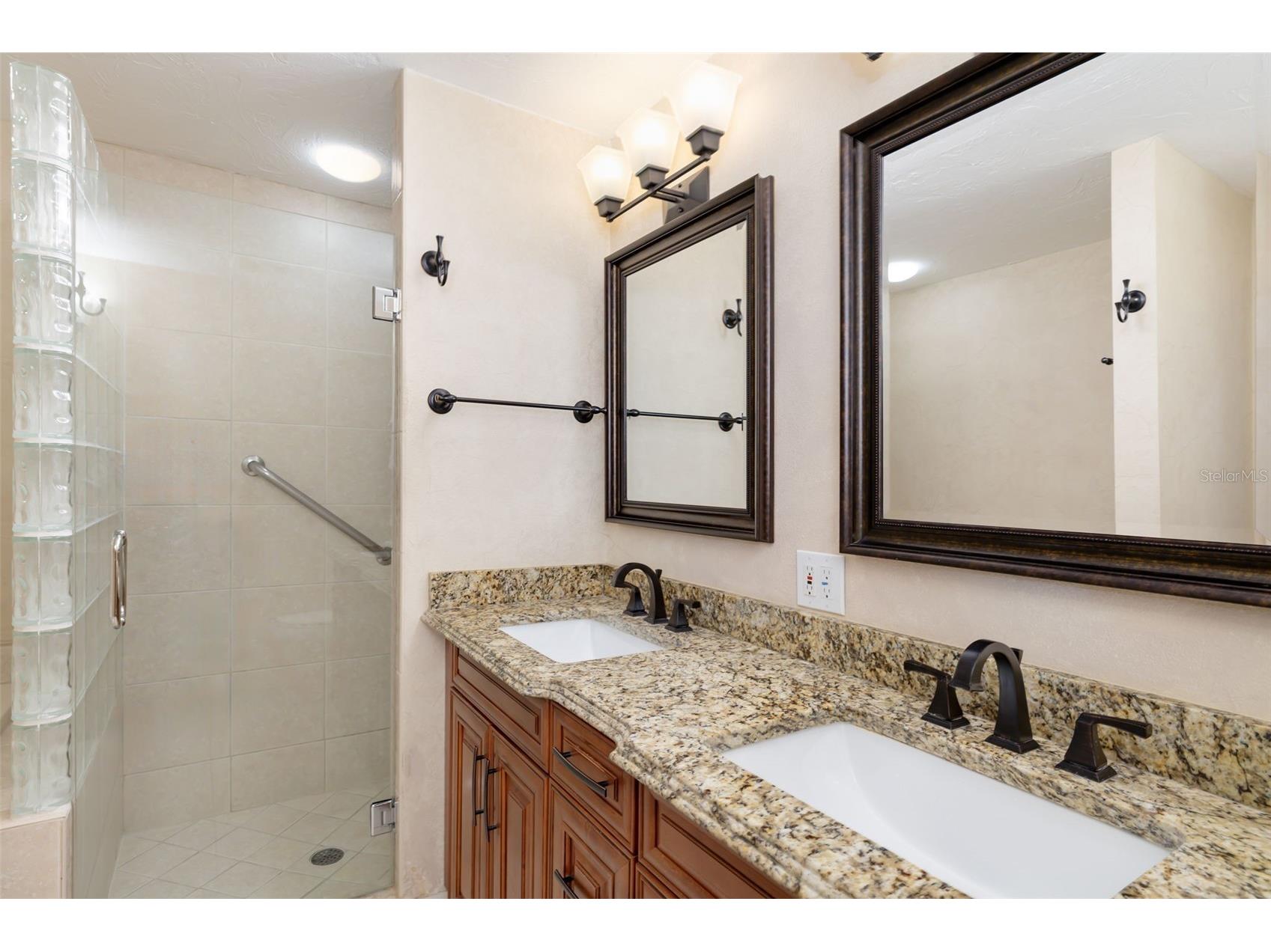565 Commonwealth Place Sarasota FL 34242 A4698496 image27