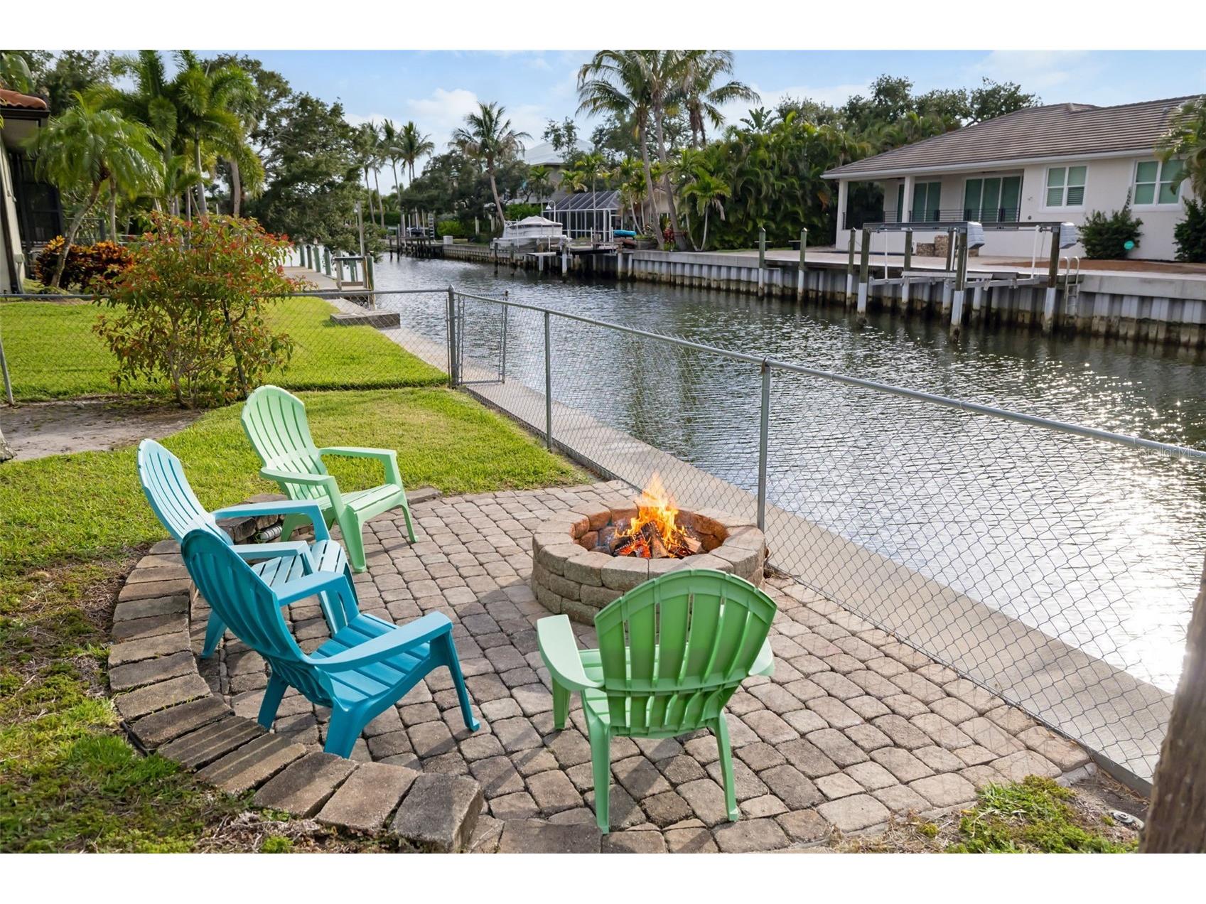 565 Commonwealth Place Sarasota FL 34242 A4698496 image37