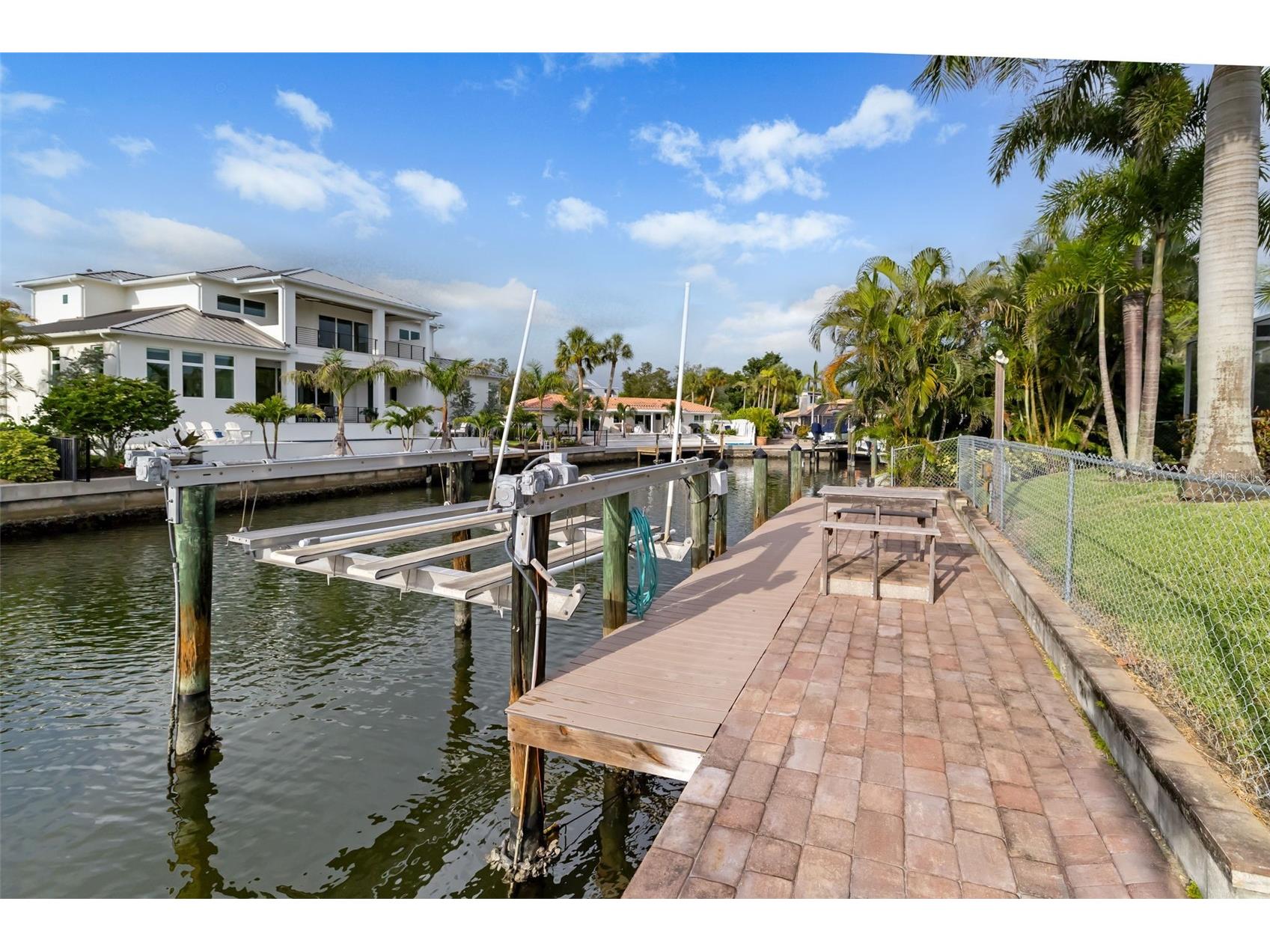 565 Commonwealth Place Sarasota FL 34242 A4698496 image40
