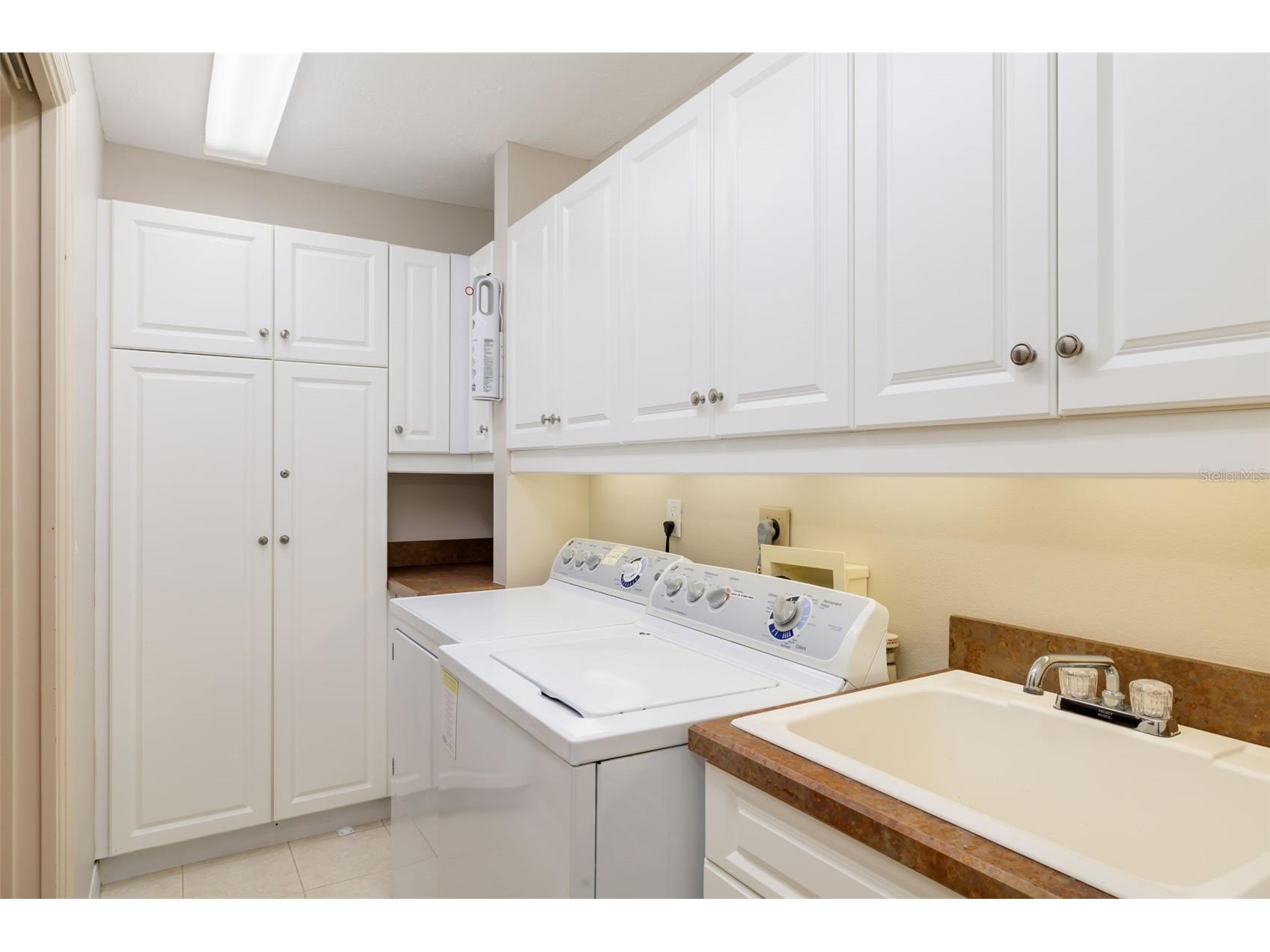 565 Commonwealth Place Sarasota FL 34242 A4698496 image42