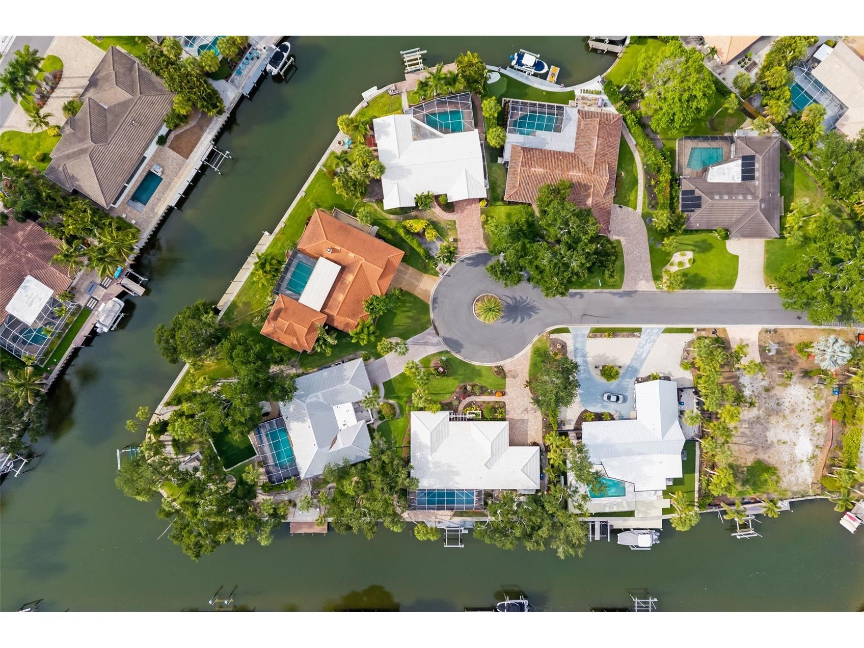 565 Commonwealth Place Sarasota FL 34242 A4698496 image45