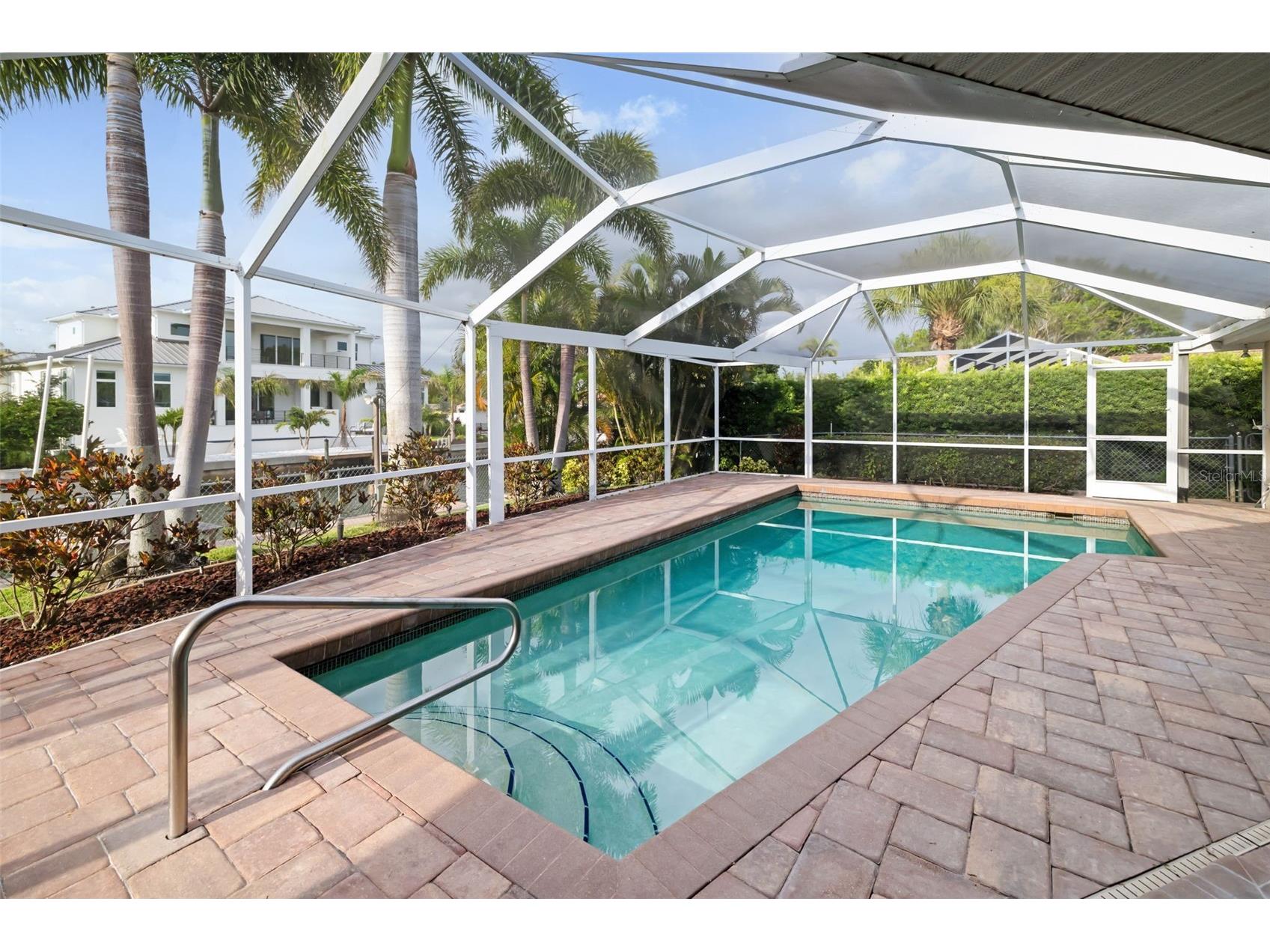 565 Commonwealth Place Sarasota FL 34242 A4698496 image9