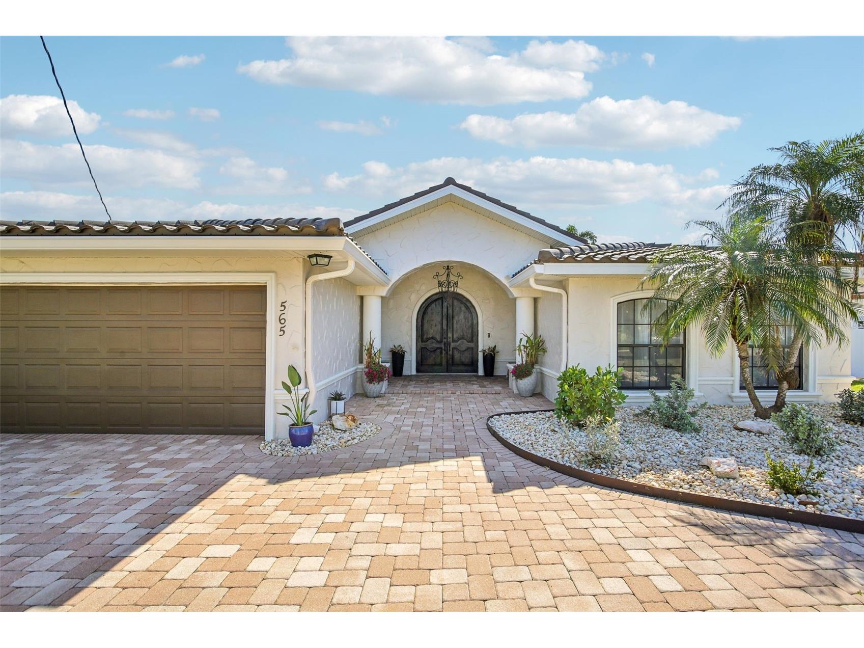 565 Crystal Drive Madeira Beach FL 33708 - BOCA CIEGA BAY TB8484714 image2