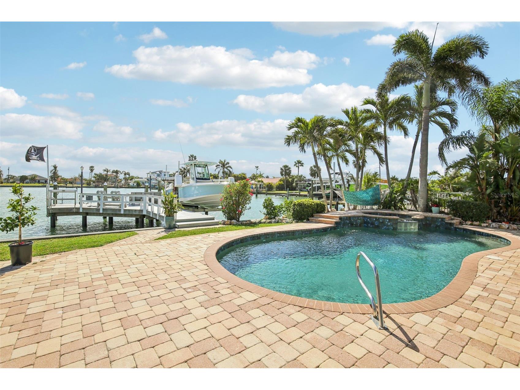 565 Crystal Drive Madeira Beach FL 33708 - BOCA CIEGA BAY TB8484714 image3