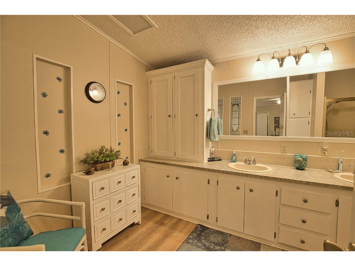 565 Madero North Port FL 34287 TB8375636 image43