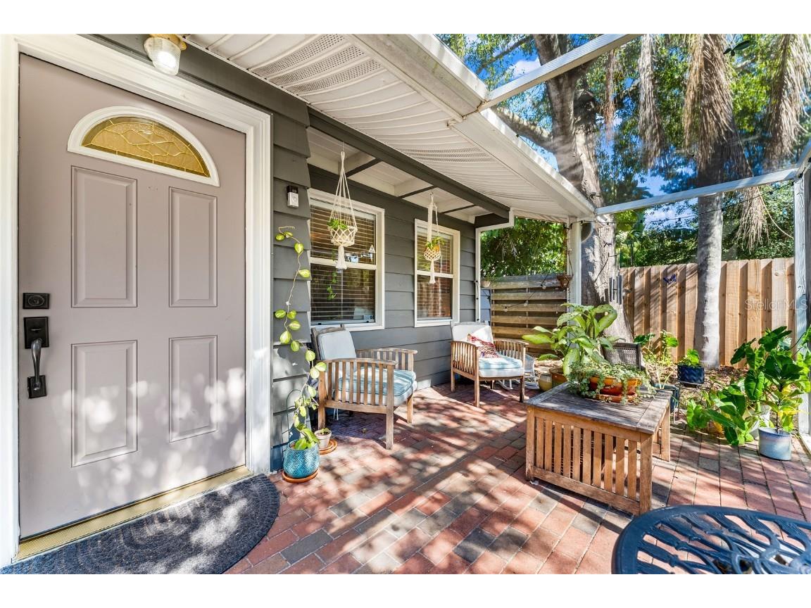 565 S Pelican Drive Sarasota FL 34237 A4586690 image1