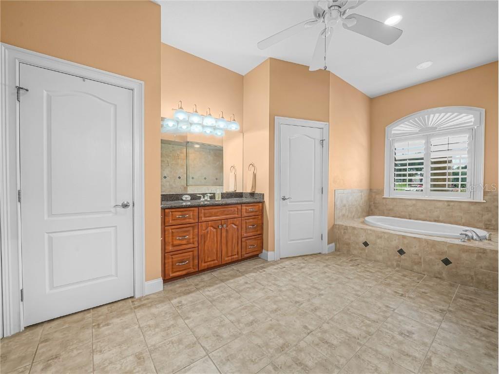 565 Whisper Woods Drive Lakeland FL 33813 P4936967 image47