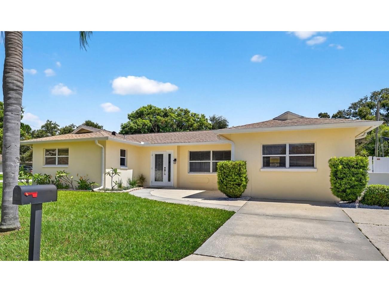 5650 45th Avenue N Saint Petersburg FL 33709 TB8411808 image1