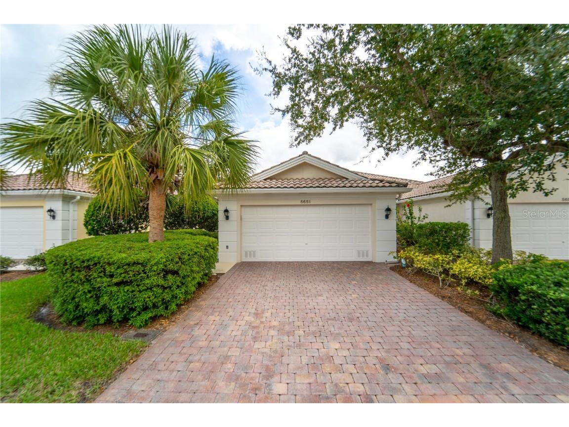 5651 Modena Place Sarasota FL 34238 A4670008 image1