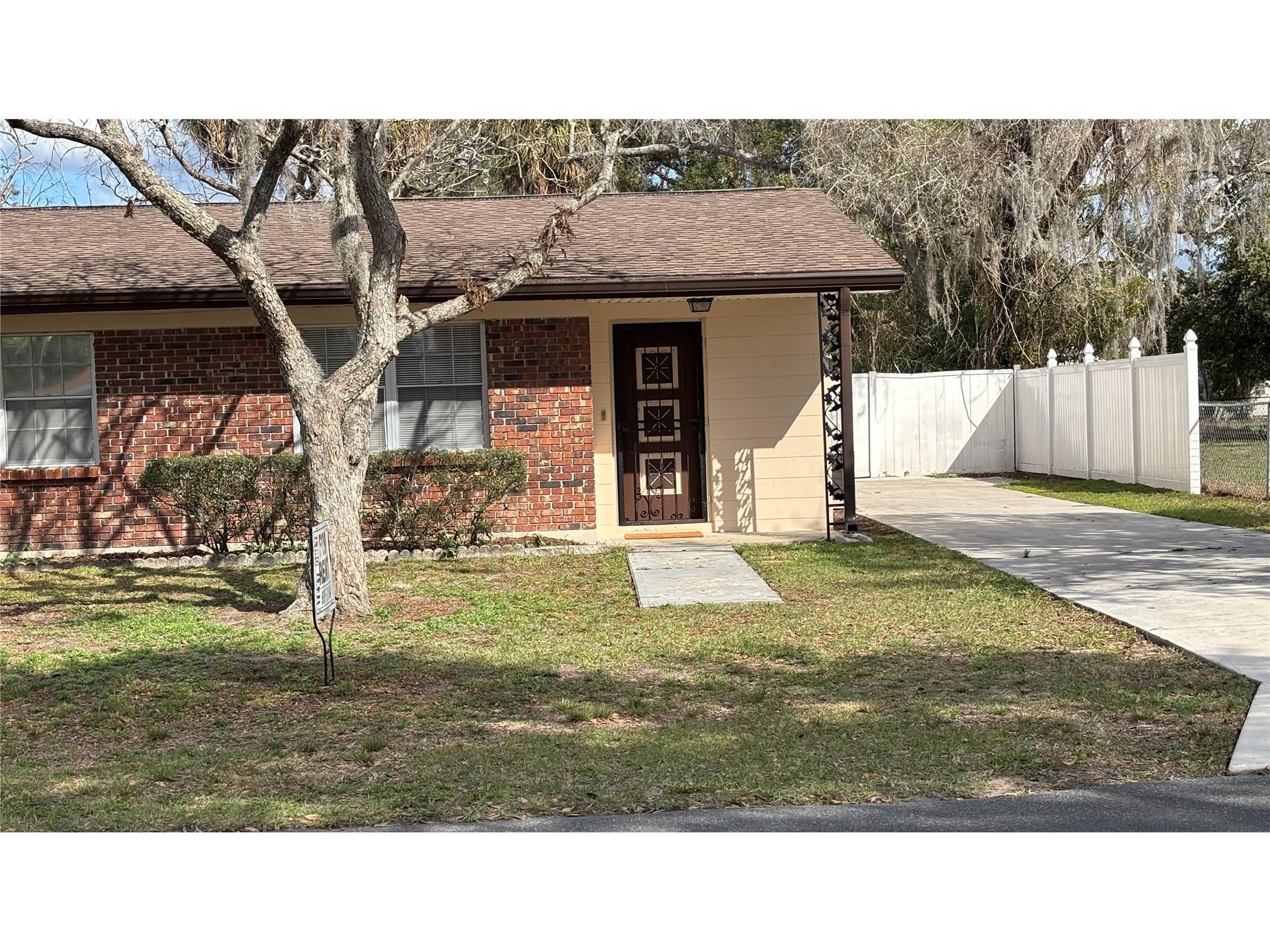 5652 18th Street Zephyrhills FL 33542 TB8482063 image1