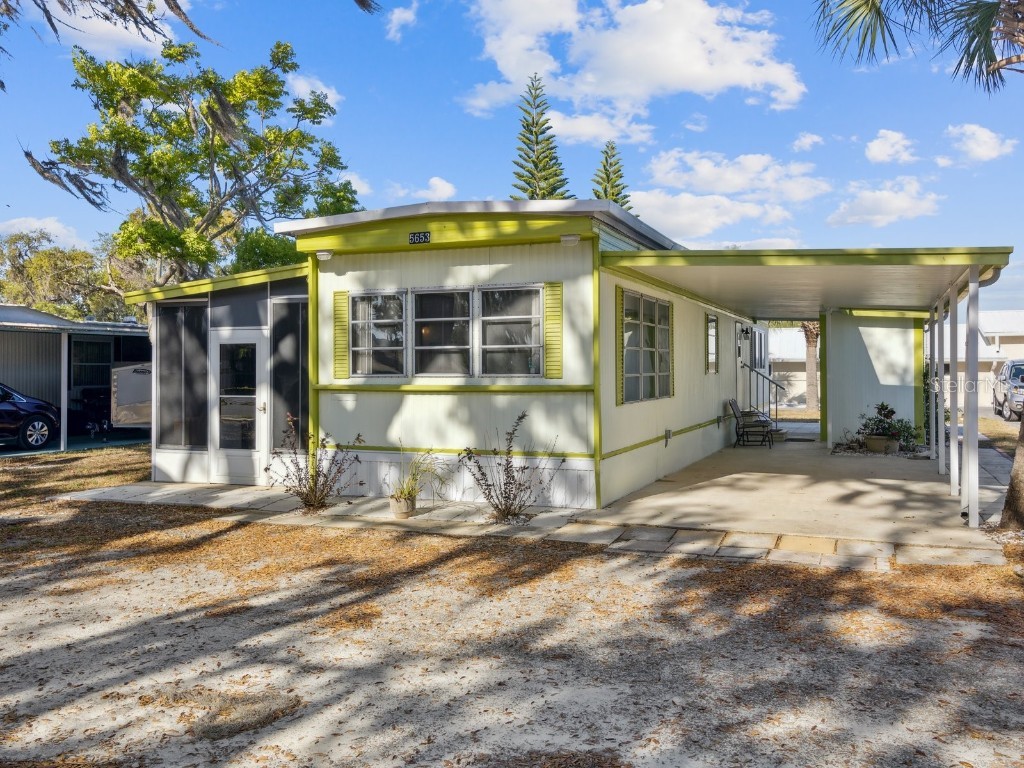 5653 Grand Boulevard New Port Richey FL 34652 U8195754 image1