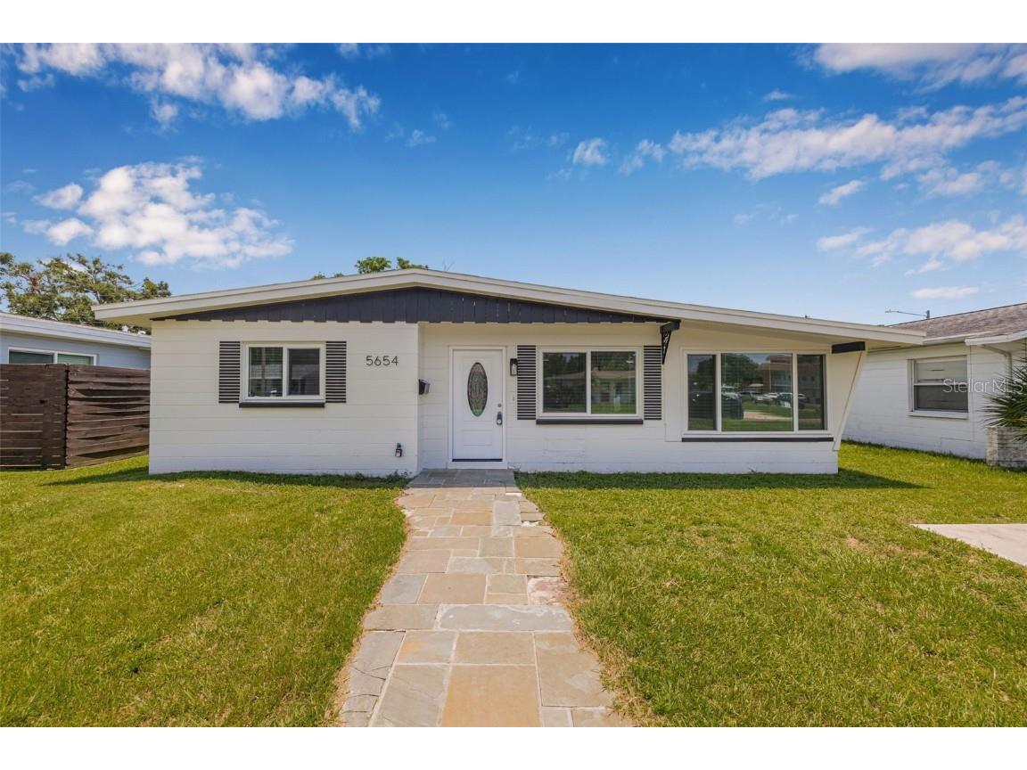 5654 13th Avenue N Saint Petersburg FL 33710 TB8414113 image1