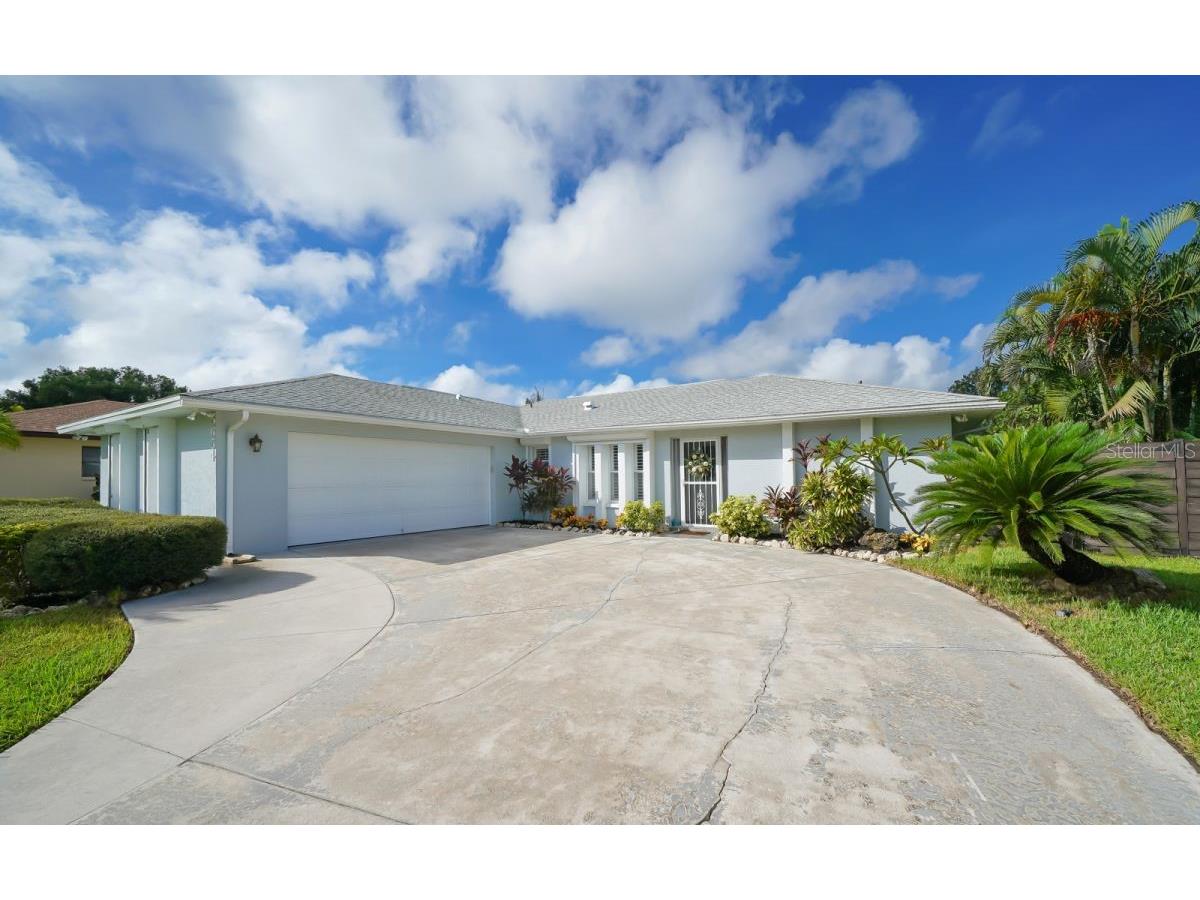 5654 Creekwood Drive Sarasota FL 34233 A4613500 image1