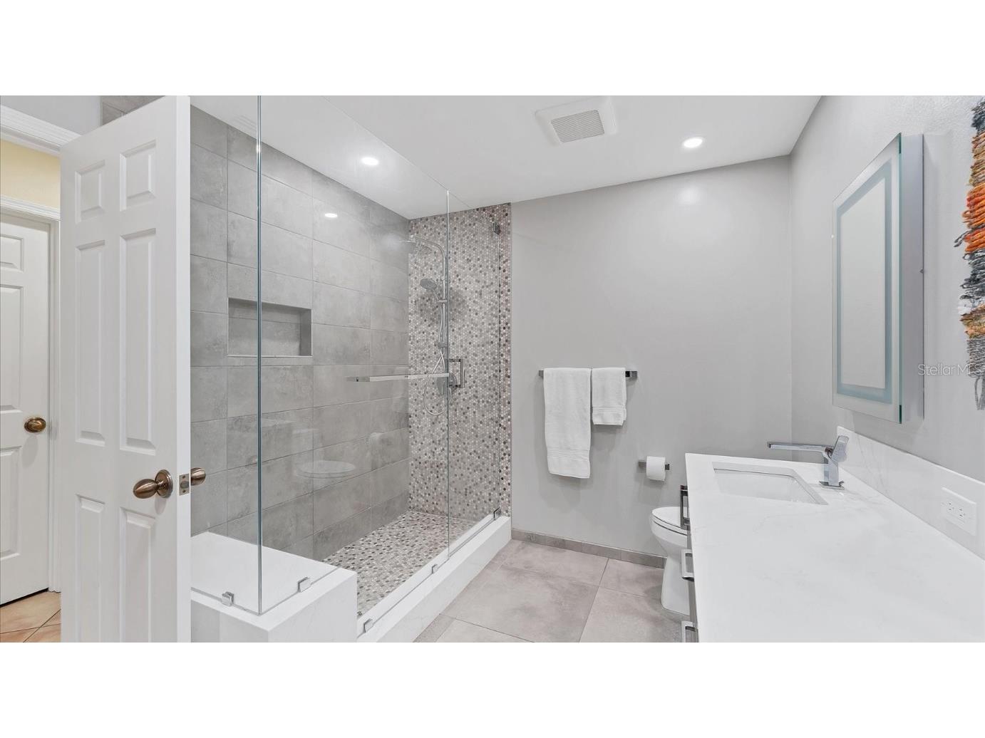 5655 Pipers Waite #27 Sarasota FL 34235 A4672391 image13