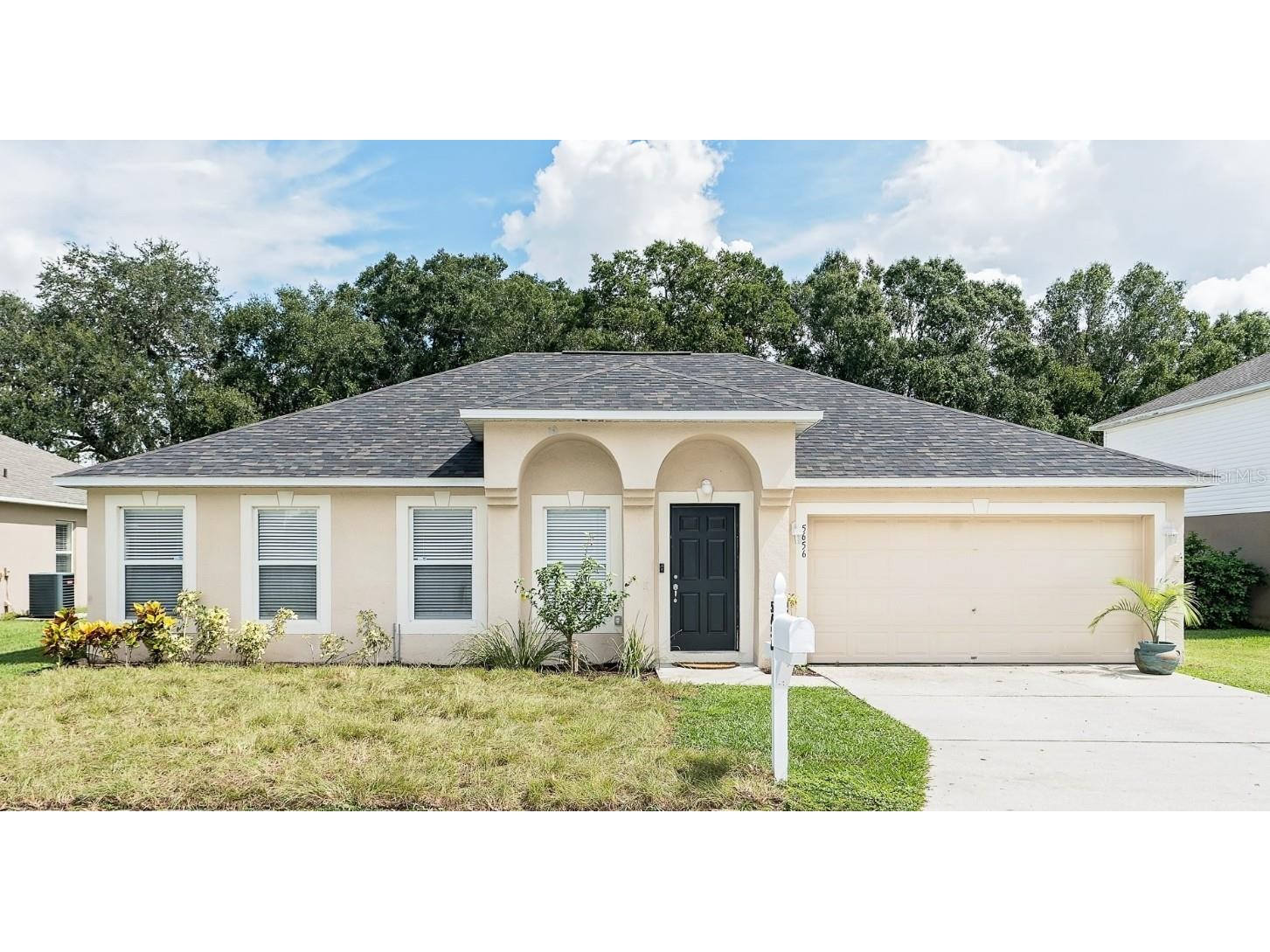 5656 Oakwood Knoll Drive Lakeland FL 33811 L4948085 image1