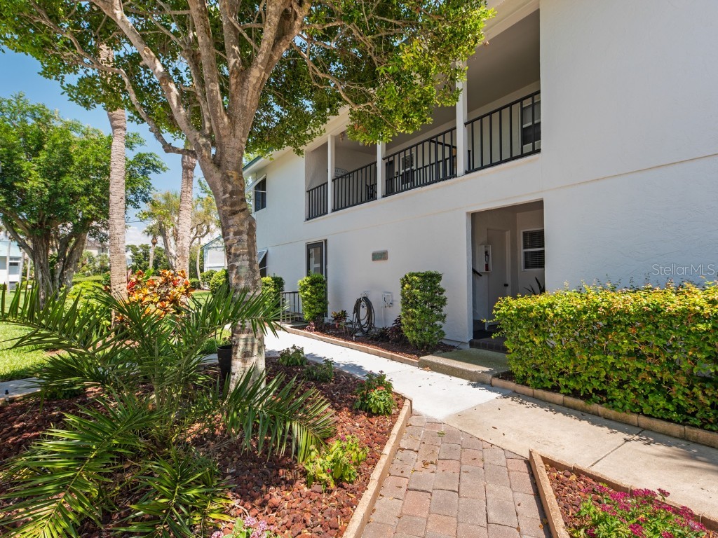 5657 Midnight Pass Road #712 Sarasota FL 34242 A4574791 image1