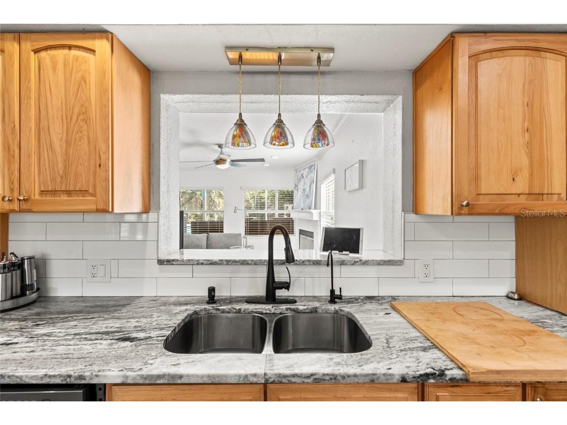 5657 Oceanic Road Holiday FL 34690 TB8394245 image18