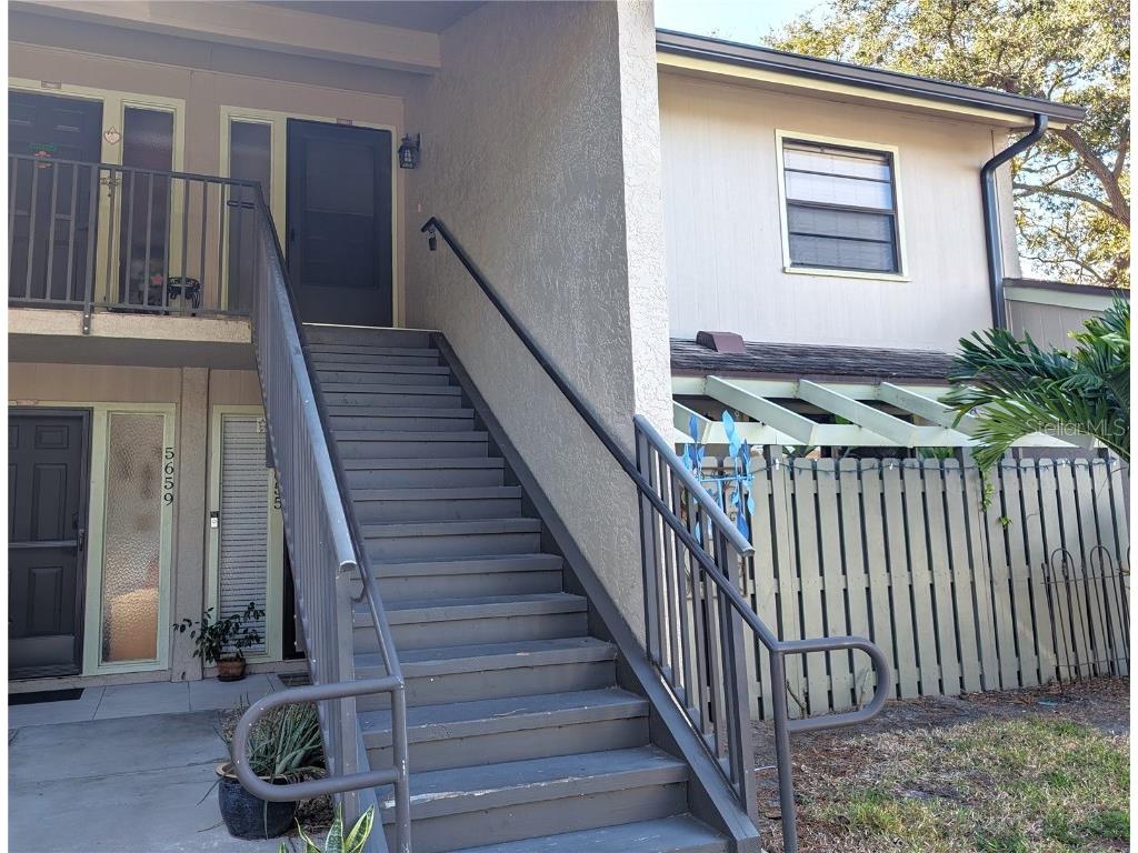 5657 Summer Side Lane #33B Sarasota FL 34231 A4593686 image1