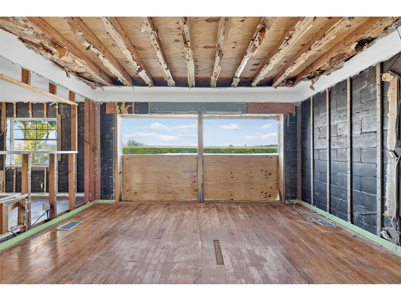 566 182nd Avenue E Redington Shores FL 33708 TB8444470 image12