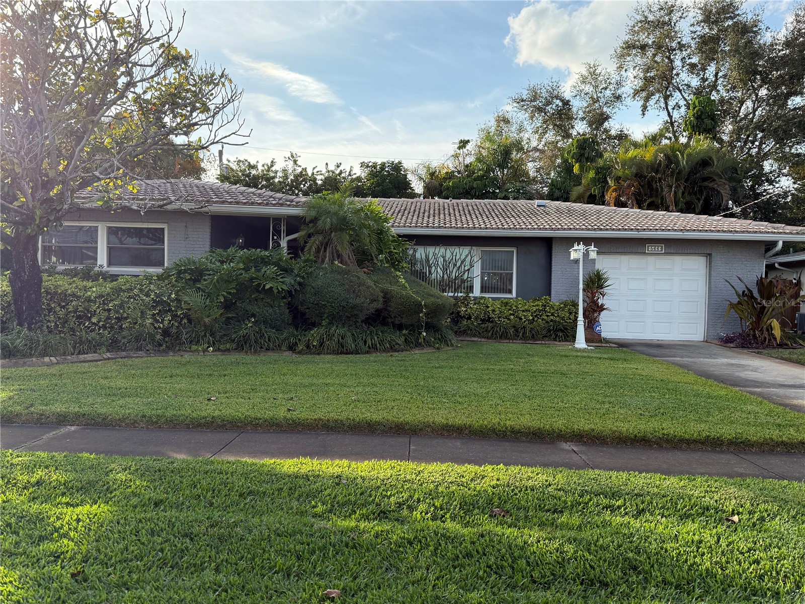 566 E Park Drive Largo FL 33771 TB8463191 image1