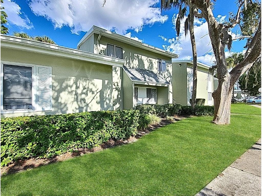 566 Fairways Circle #B Ocala FL 34472 - LAKE SPARKLE OM668467 image1