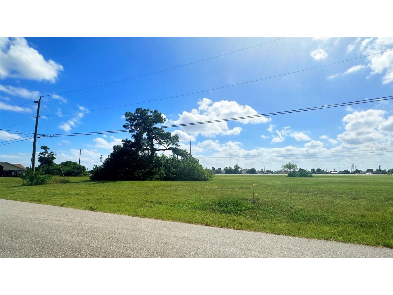 566 NE 4th Terrace Cape Coral FL 33909 A4620746 image2