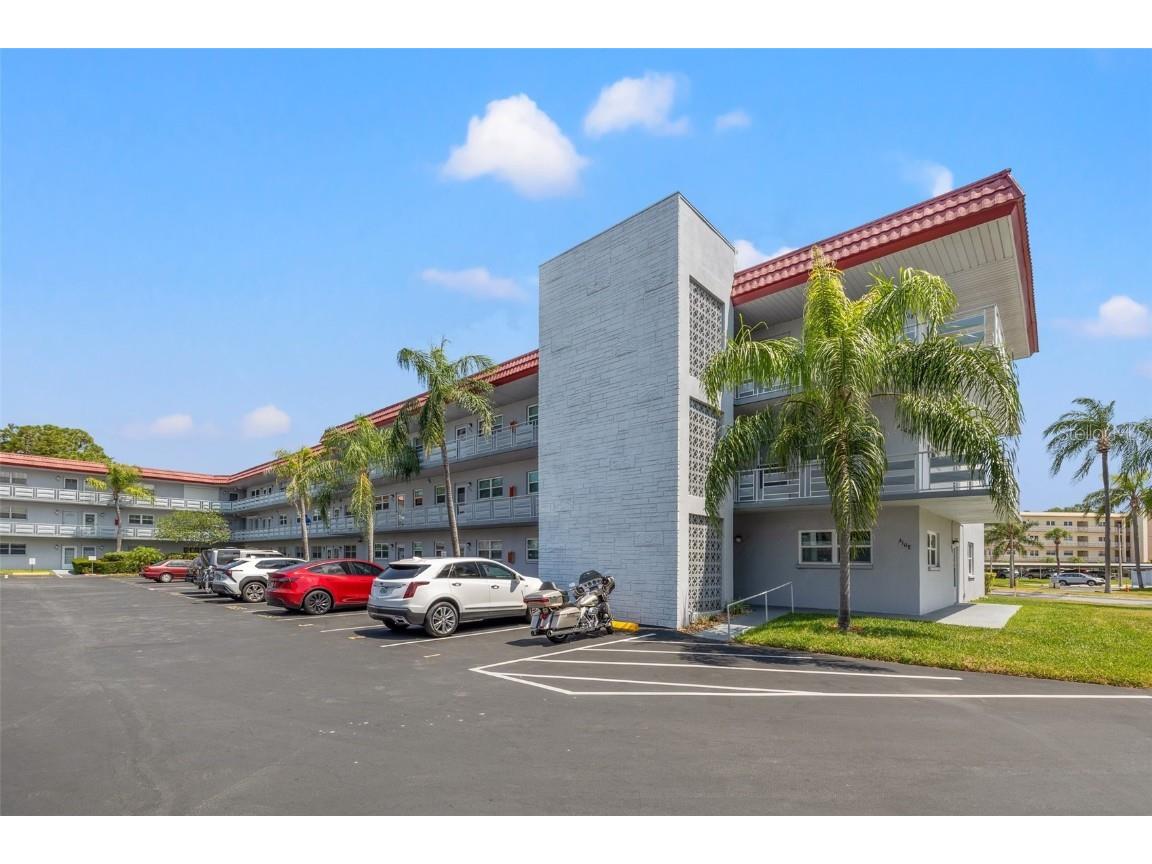 5660 80th Street N #A208 Saint Petersburg FL 33709 U8241727 image1