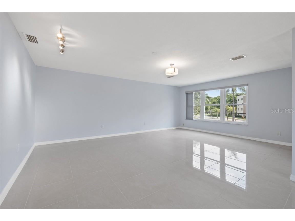 5660 80th Street N #A208 Saint Petersburg FL 33709 U8241727 image6