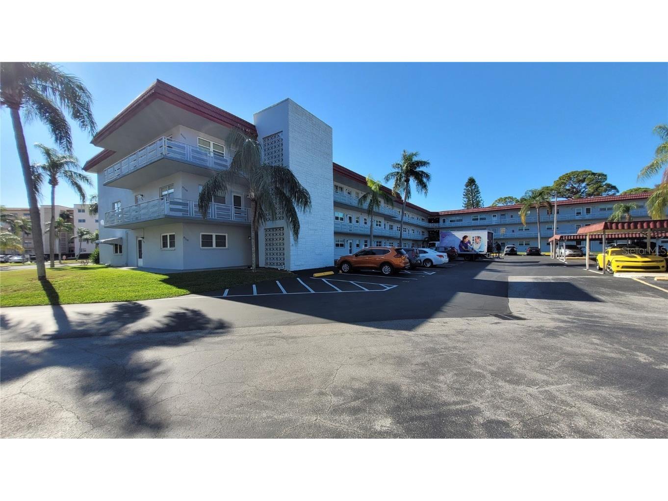 5660 80th Street N #B106 Saint Petersburg FL 33709 U8191429 image1