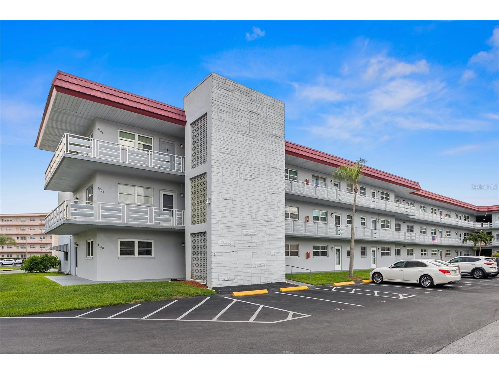 5660 80th Street N #B106 Saint Petersburg FL 33709 TB8399883 image1