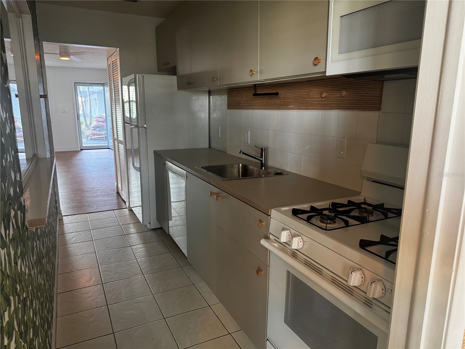 5660 80th Street N #C101 Saint Petersburg FL 33709 TB8506726 image5