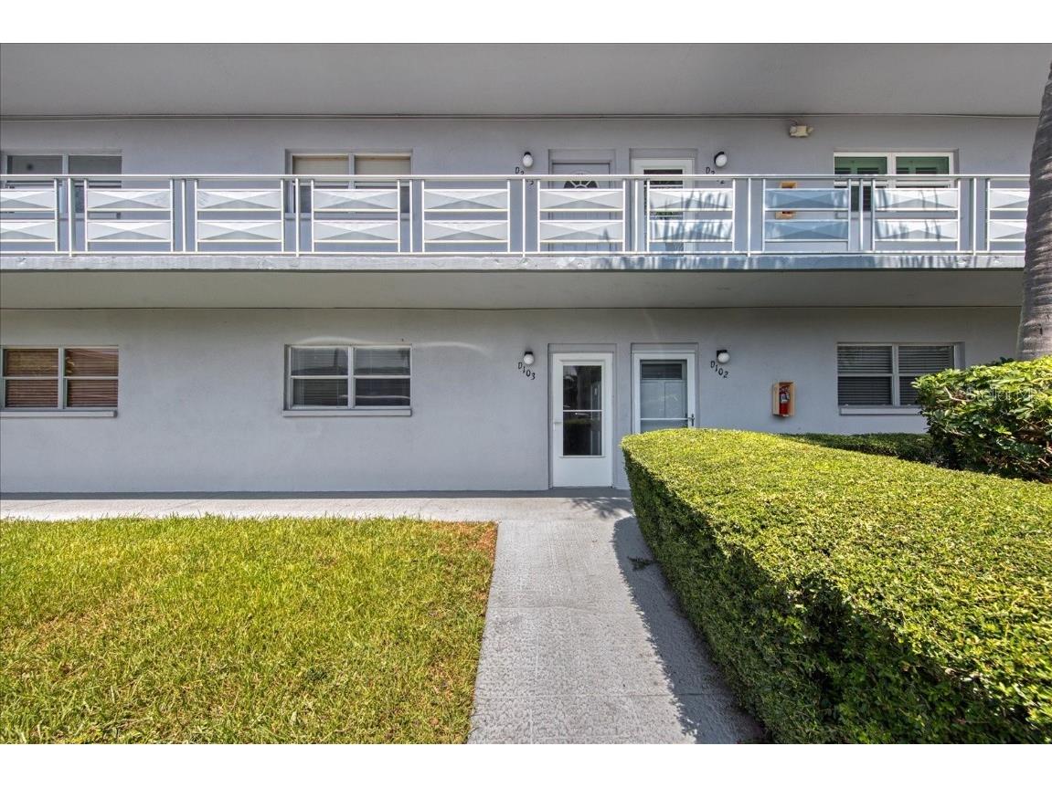 5660 80th Street N #D103 Saint Petersburg FL 33709 U8211893 image1