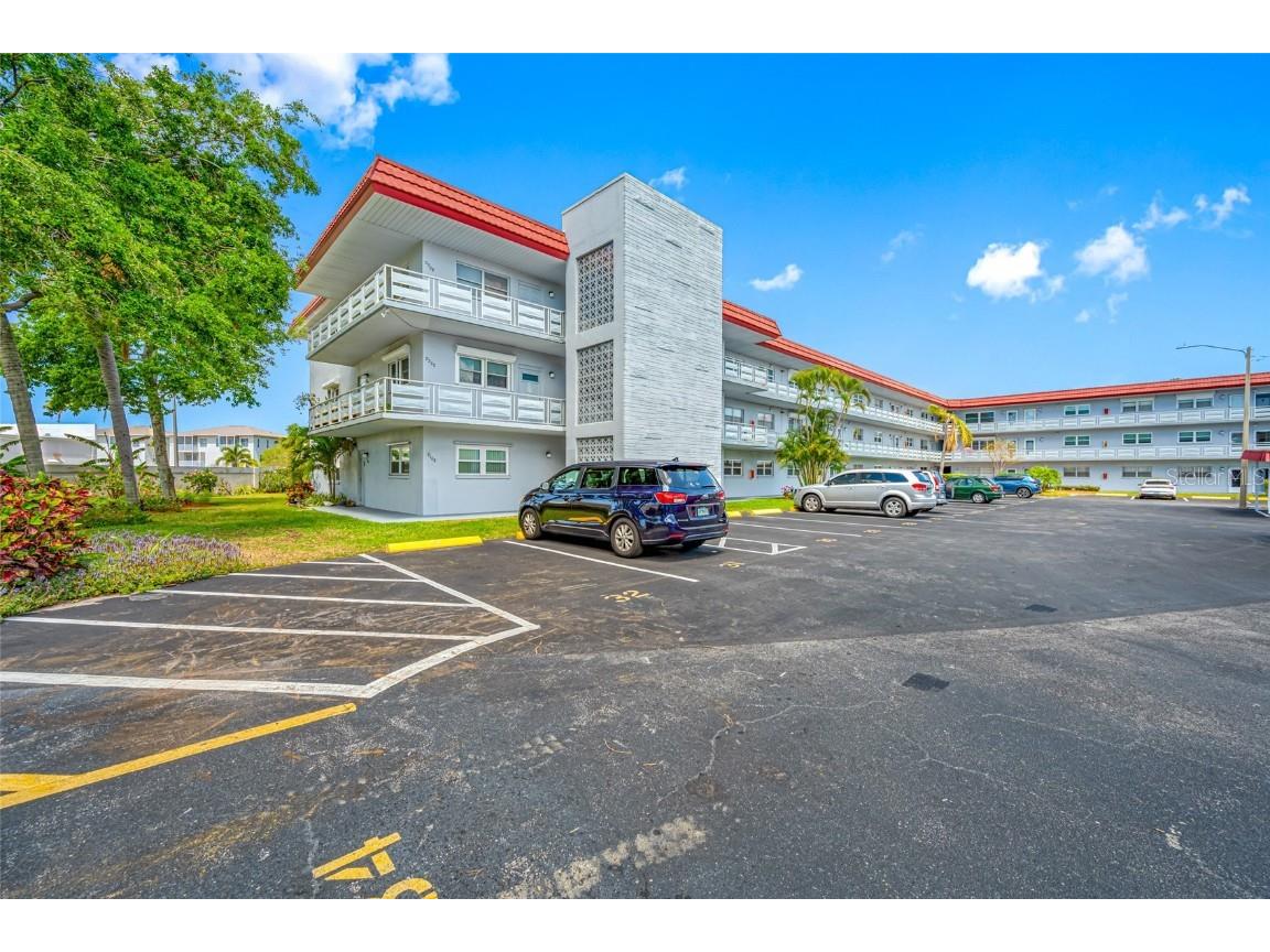 5660 80th Street N #D207 Saint Petersburg FL 33709 TB8370630 image37