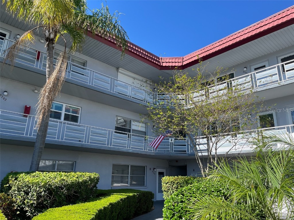 5660 80th Street N #D302 Saint Petersburg FL 33709 U8236206 image1