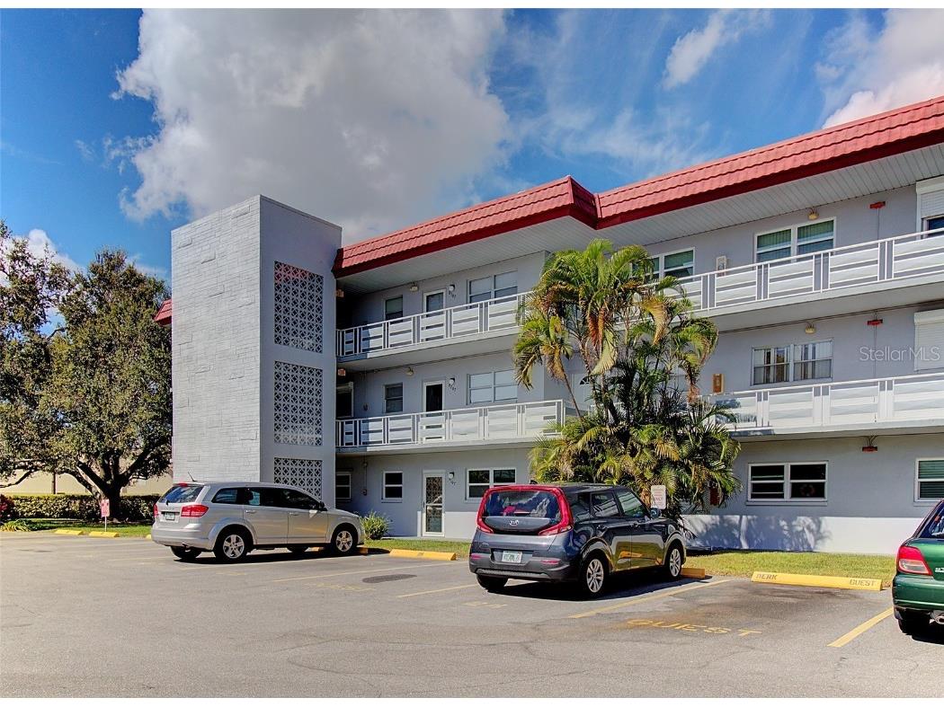 5660 80th Street N #D307 Saint Petersburg FL 33709 U8180279 image1
