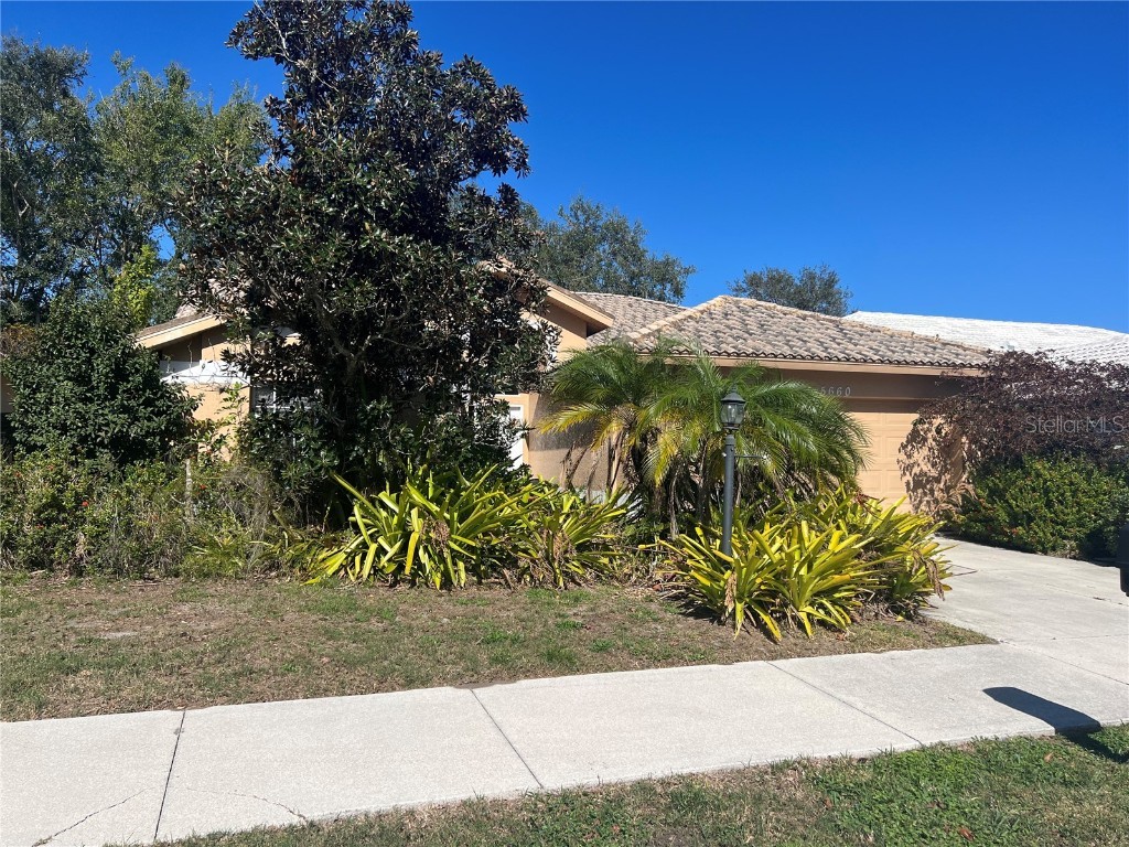 5660 Beaurivage Avenue Sarasota FL 34243 A4597118 image1