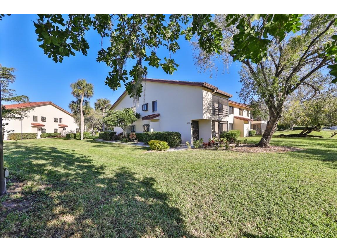 5660 Gardens Drive Sarasota FL 34243 A4561135 image1