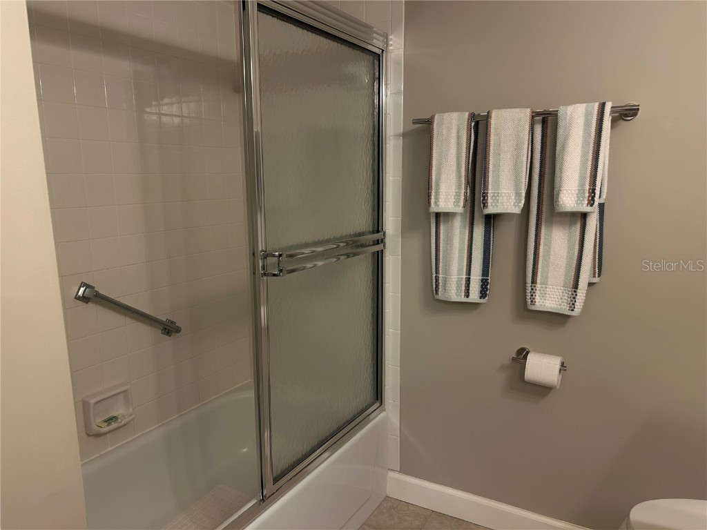 5662 Gardens Drive #104 Sarasota FL 34243 A4135629 image16