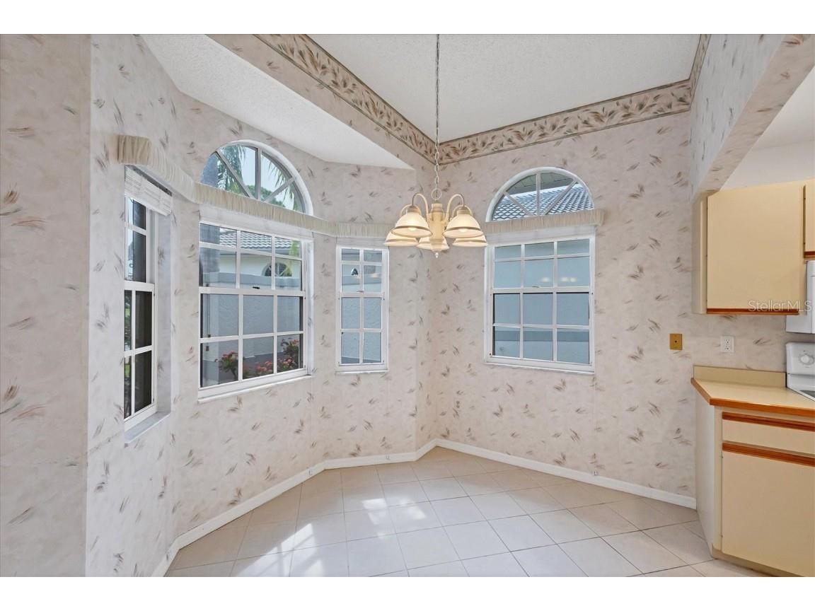 5662 Long Common Circle #8 Sarasota FL 34235 A4658008 image23