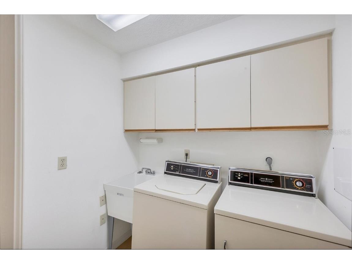 5662 Long Common Circle #8 Sarasota FL 34235 A4658008 image34