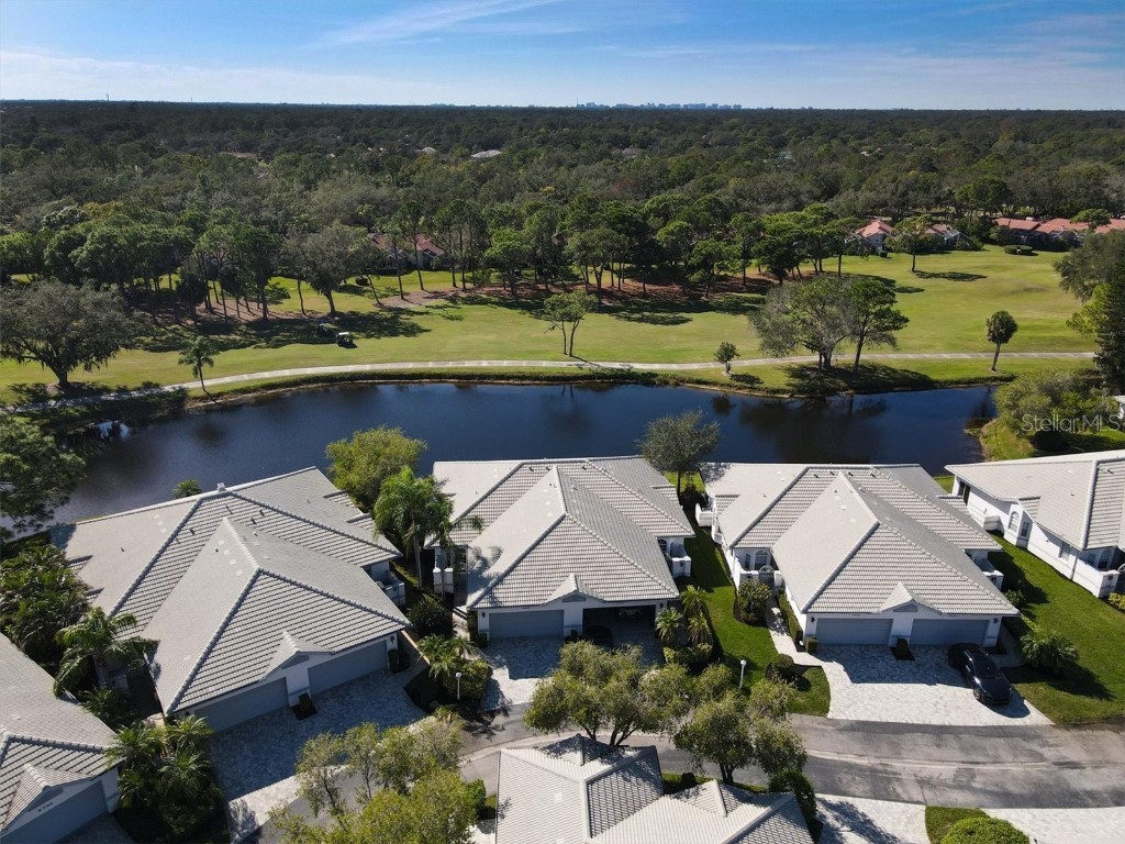 5662 Long Common Circle #8 Sarasota FL 34235 A4658008 image4