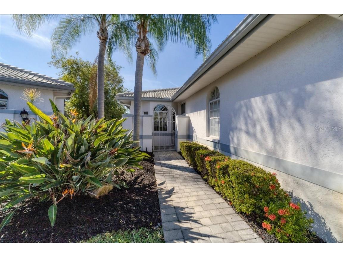 5662 Long Common Circle #8 Sarasota FL 34235 A4658008 image8