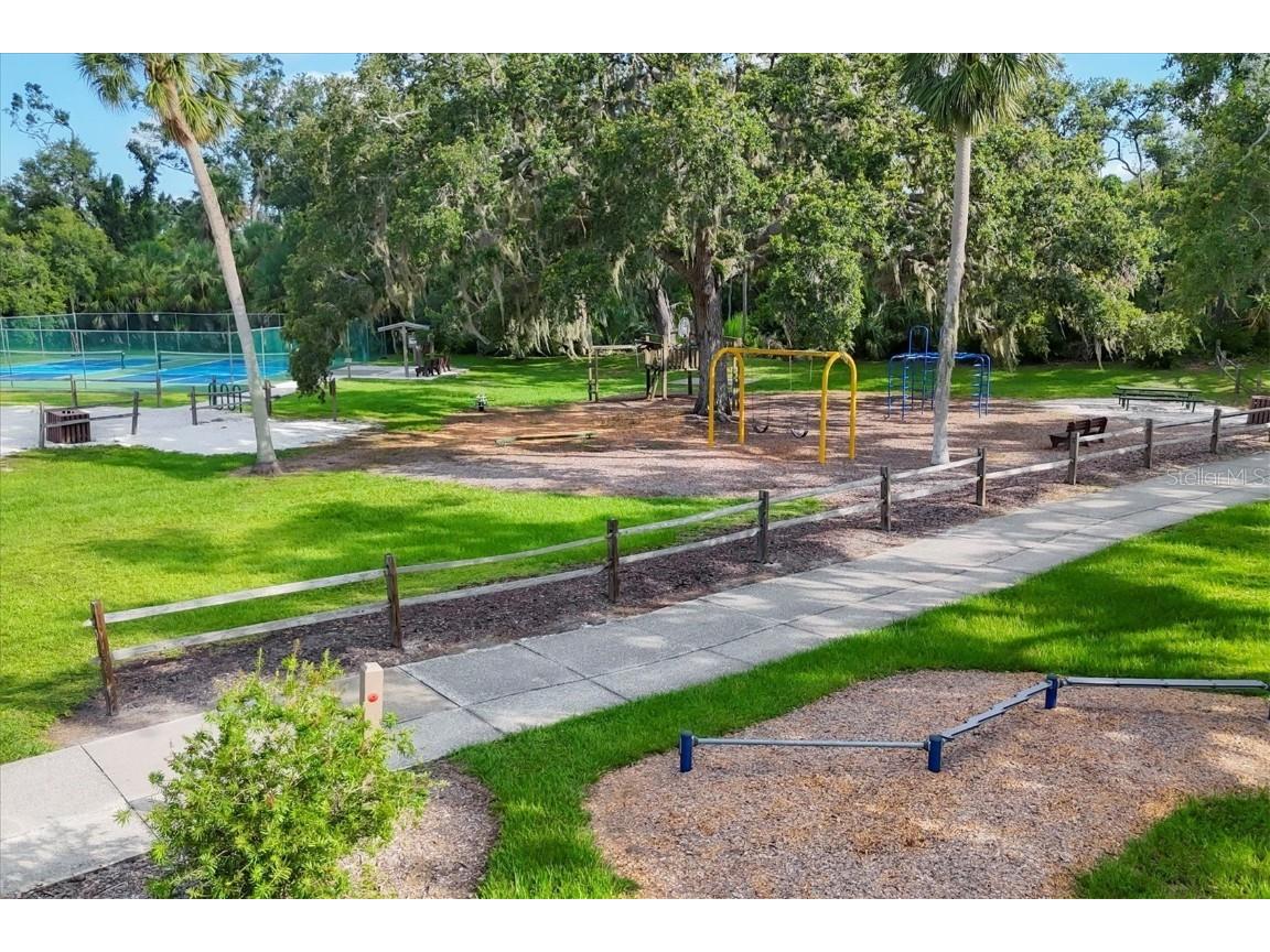 5662 Long Common Circle #8 Sarasota FL 34235 A4658008 image85