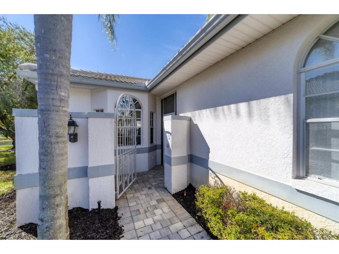 5662 Long Common Circle #8 Sarasota FL 34235 A4658008 image9