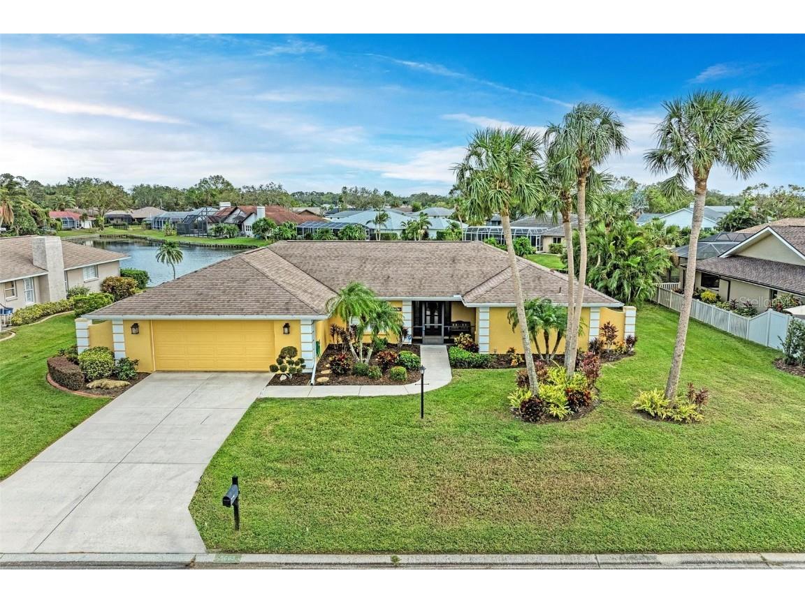 5663 Country Lakes Drive Sarasota FL 34243 A4629165 image1