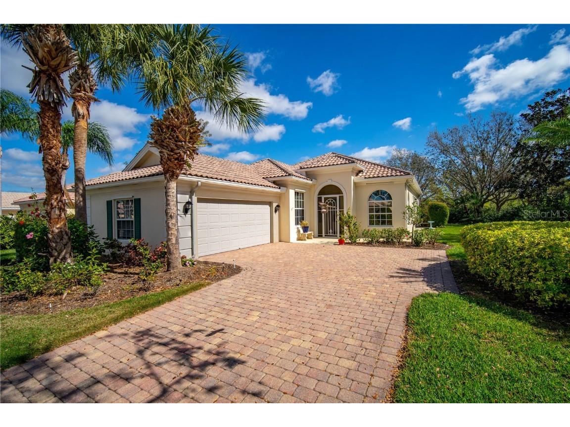 5663 Ferrara Drive Sarasota FL 34238 A4562463 image1