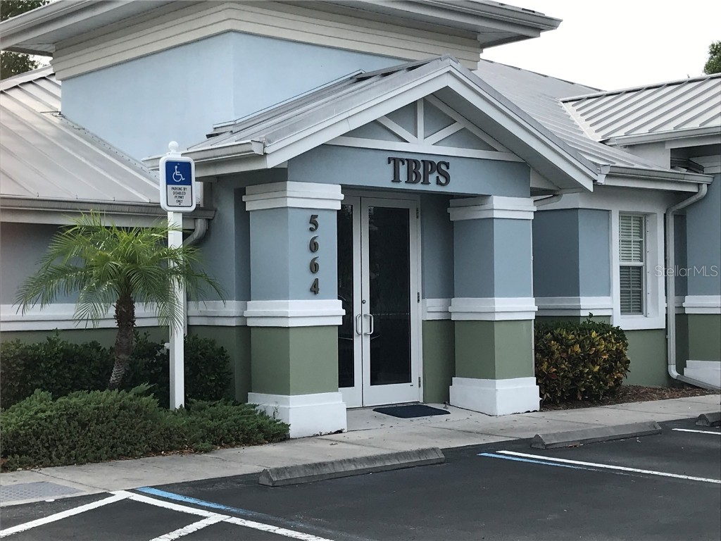 5664 Marquesas Circle #2-A Sarasota FL 34233 A4576880 image1